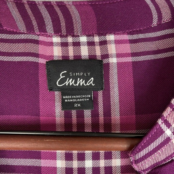 SIMPLY EMMA Plus Woman Size 2X Purple Plum Plaid Blouse Sparkle Tab Sleeve - Picture 7 of 12